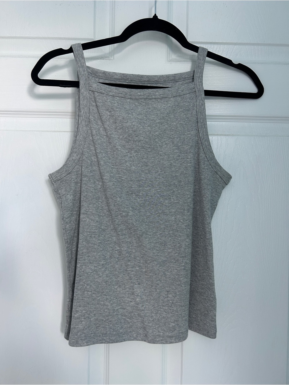 GAP NWOT Women’s Gray Ribbed Tank Top - Classic Everyday Layering